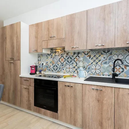 Apartment Hestia Luxury Garden -jacuzzi Near Soverato Marina