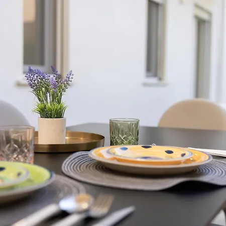 Hestia Luxury Garden -jacuzzi Near Apartment *